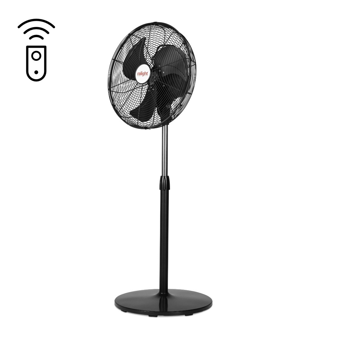 Staande ventilator met afstandsbediening 3/4 aanzicht
